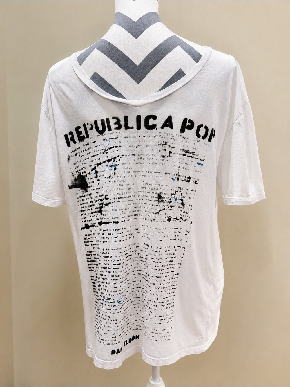 RARE Republica Pop “Dan Bloom” Distressed Graphic Tee Large Streetwear